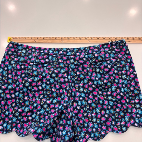 Lilly Pulitzer Low Tide Navy Spotted Shorts
Size 16 - Picture 4 of 5